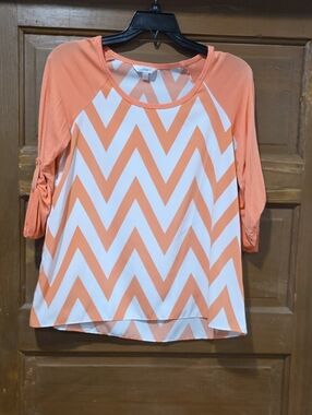 Charming Charlie Peach and White Chevron Raglan Tunic